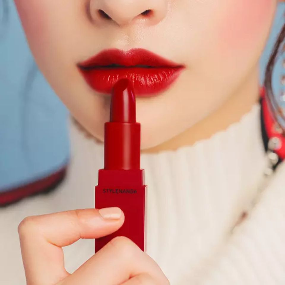 Bí quyết đánh son giúp cho đôi môi mỏng trở nên căng mọng, quyến rũ 