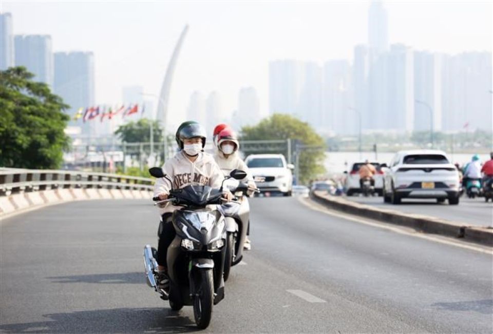 Thời tiết ngày 21/5/2025: Bắc Bộ nắng nóng cục bộ, Nam Bộ chiều có mưa giông