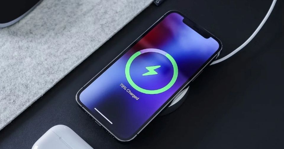 5 "nguyên tắc vàng" khi sạc điện thoại, ai cũng nên biết