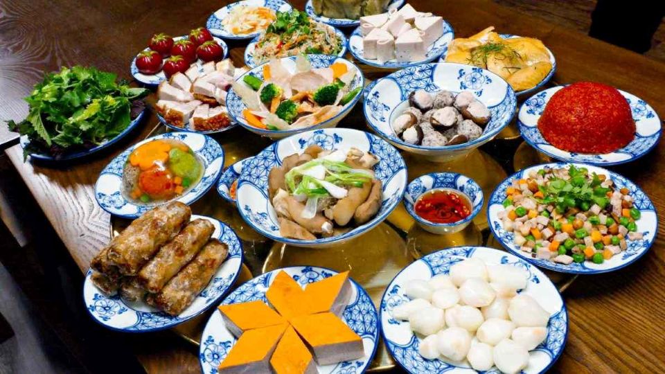 Giờ đẹp thắp hương mùng 1 tháng 5 âm lịch Ất Tỵ 2025