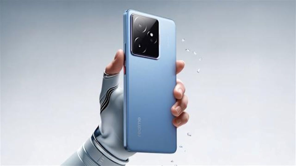 Realme GT 7T được trang bị chip Dimensity 8400-Max, pin 7.000 mAh