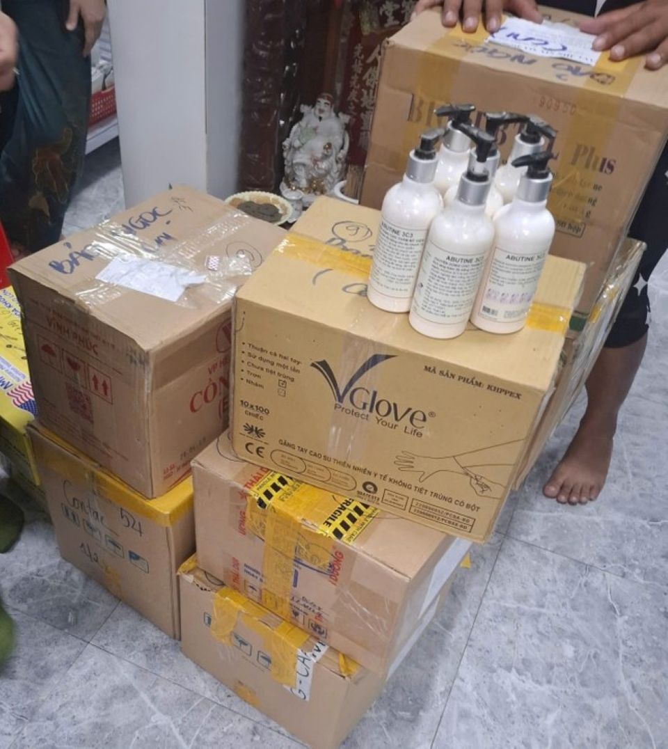 Cà Mau: Thu giữ 25 tấn hóa chất và 1.000 sản phẩm mỹ phẩm không rõ nguồn gốc