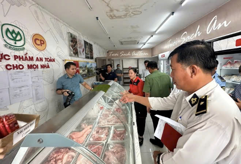 Vụ C.P Việt Nam bị tố bán heo bệnh ra thị trường: Giấy chứng nhận đủ điều kiện ATTP đã hết hiệu lực