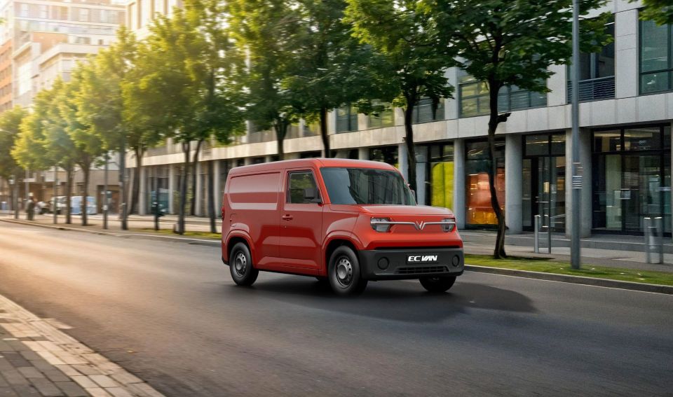 Cơ hội cuối cùng ẵm ưu đãi vàng khi mua VinFast EC Van: Khách hàng Việt tranh thủ xuống tiền trước giờ G