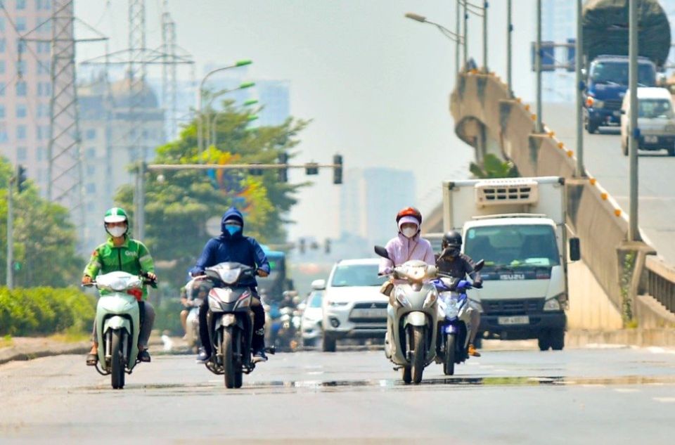 Thời tiết ngày 4/6/2025: Bắc Bộ nắng gián đoạn, Trung Bộ nắng nóng cục bộ