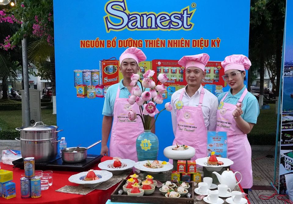 Mãn nhãn với 40 món ăn độc đáo chế biến từ yến sào Khánh Hòa