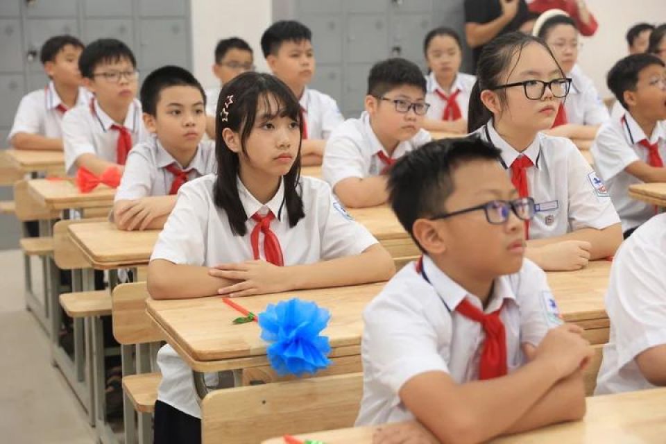 Thủ tướng chỉ đạo ưu tiên bố trí ngân sách bảo đảm tổ chức dạy học 2 buổi/ngày