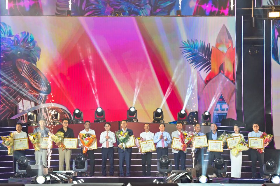 Nam A Bank “say Hi” Nha Trang cùng Lễ hội Văn hóa - Du lịch biển Nha Trang 2025