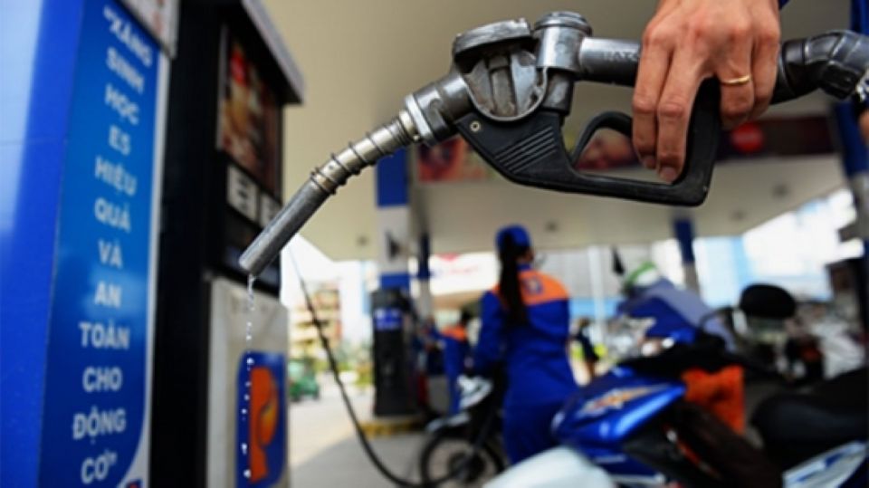 Giá xăng tiếp tục tăng nhẹ, RON 95 sát ngưỡng 20.000 đồng/lít