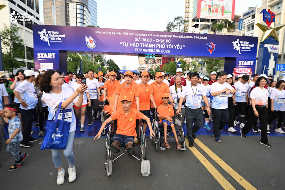 TP Hồ Chí Minh: gần 1.000 nhà báo tham gia Giải đi bộ - chạy bộ “Tự hào thành phố tôi yêu”