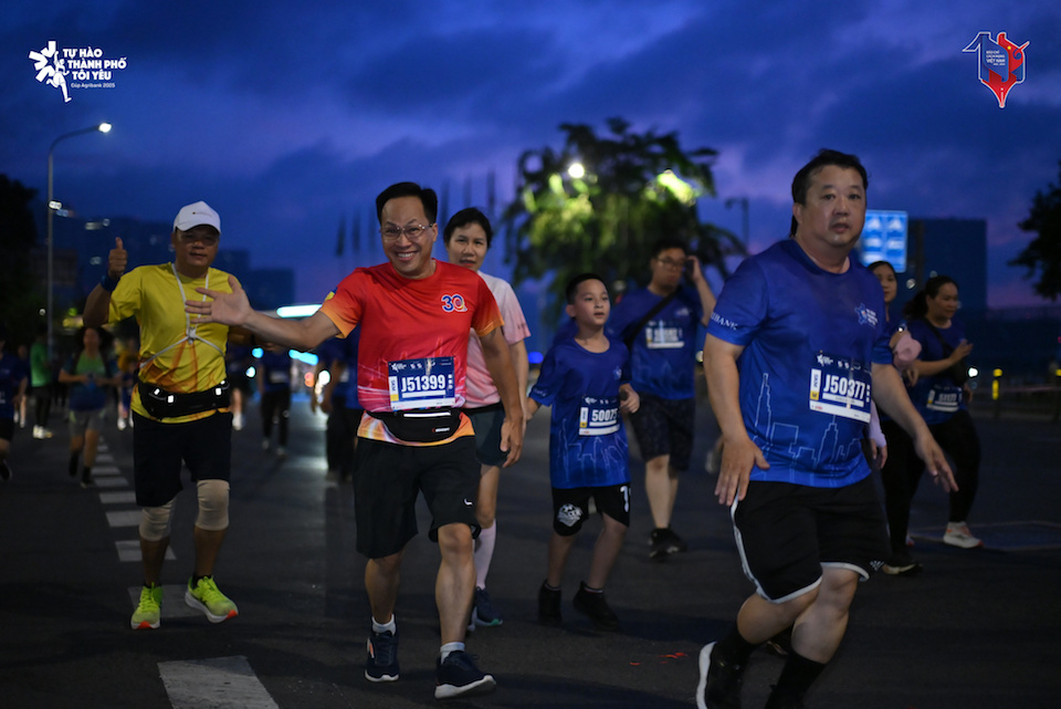 TP Hồ Chí Minh: gần 1.000 nhà báo tham gia Giải đi bộ - chạy bộ “Tự hào thành phố tôi yêu”