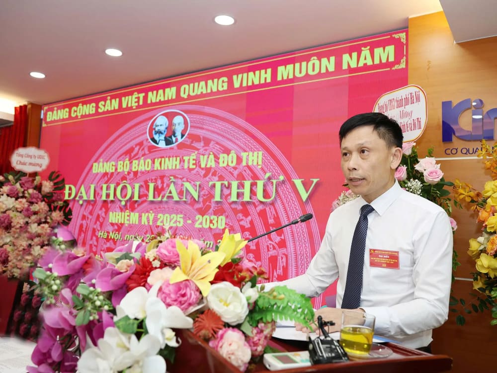 Bí thư Đảng ủy, Tổng Biên tập Báo Kinh tế & Đô thị Nguyễn Thành Lợi phát biểu tại Đại hội.