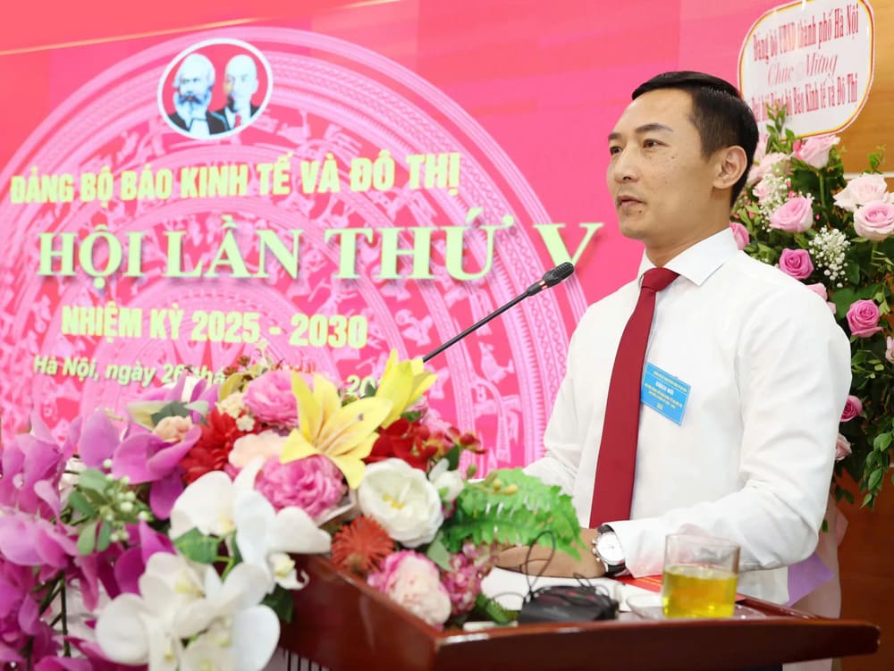Phó Bí thư Đảng ủy UBND TP Hà Nội Doãn Trung Tuấn phát biểu chỉ đạo tại Đại hội.