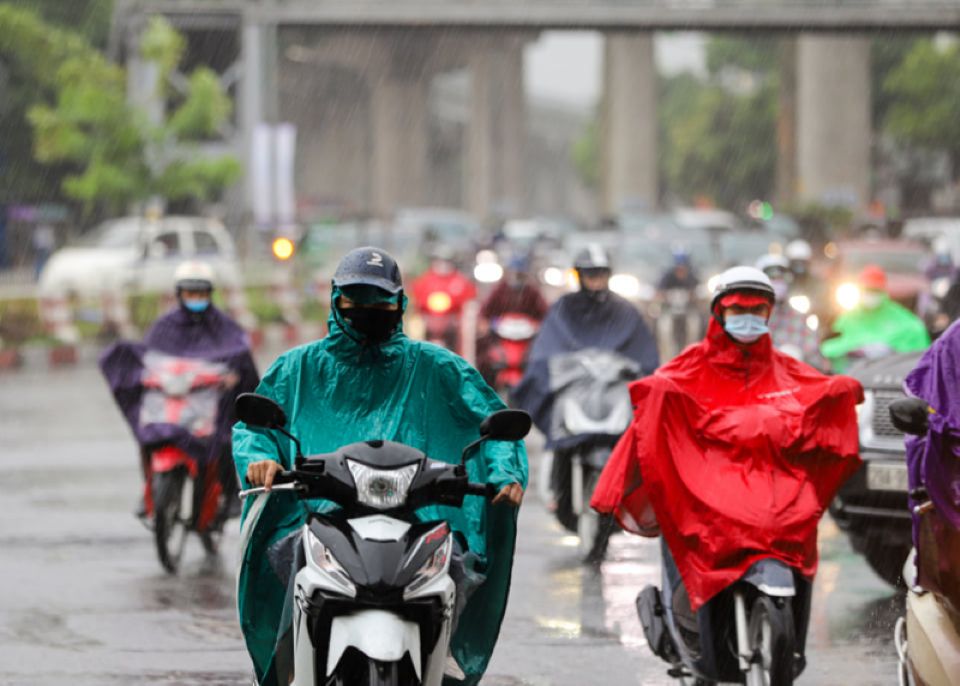 Thời tiết ngày 28/6/2025: Bắc Bộ tiếp tục hứng mưa lớn, Trung Bộ nắng nóng