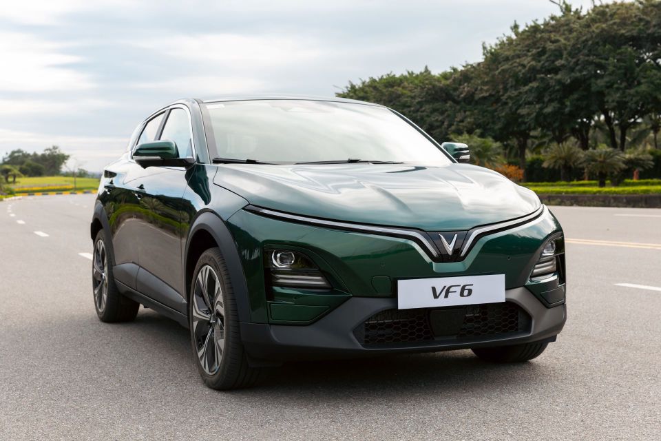 Xe gia đình VinFast VF 6: An toàn ngang phân khúc trên, tiết kiệm như xe máy
