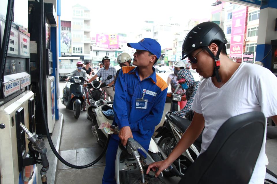 Thấp thỏm với biến động giá xăng, dầu