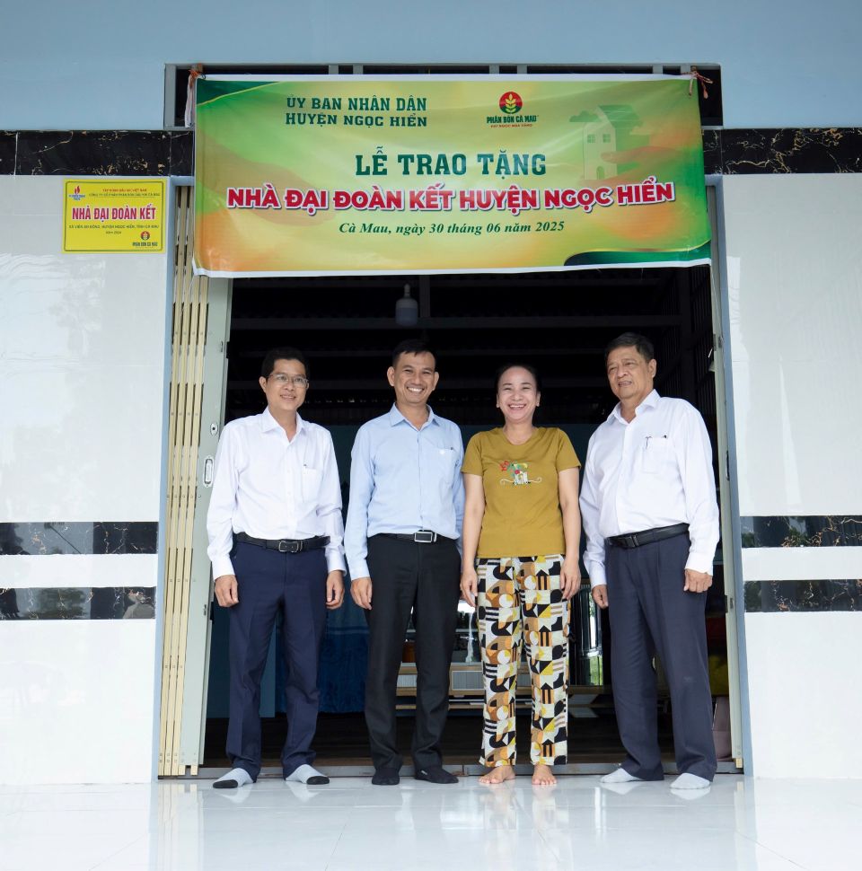 PVCFC chung tay cùng Cà Mau xây dựng nông thôn mới: Xóa nhà tạm, thắp sáng miền quê