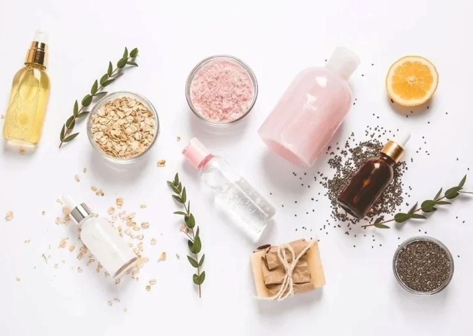 Thu hồi trên toàn quốc kem đánh răng, mỹ phẩm chăm da vì sai nhãn, lệch công thức