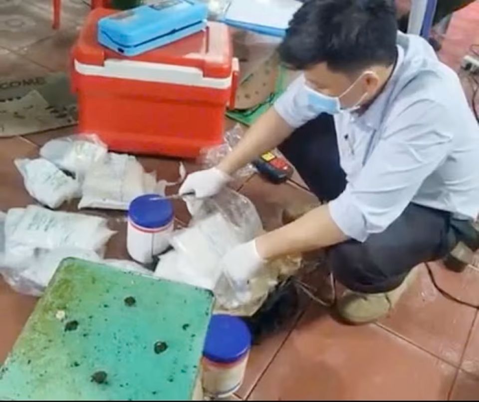 Phát hiện 3 cơ sở ở TP Hồ Chí Minh ngâm hoa chuối với hàn the, chất tẩy trắng