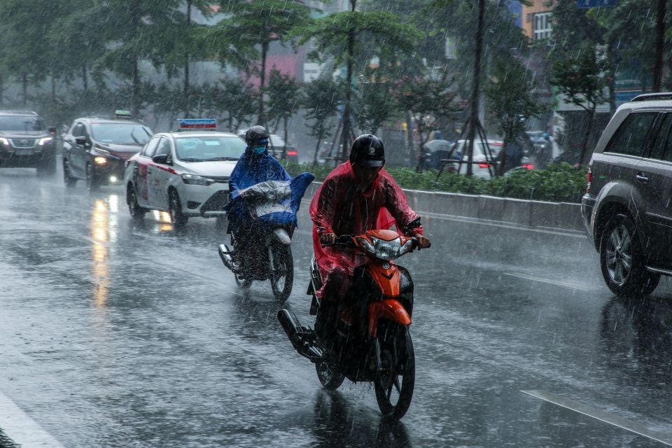 Thời tiết ngày 11/7/2025: Bắc Bộ tiếp tục mưa lớn diện rộng, Trung Bộ có nắng