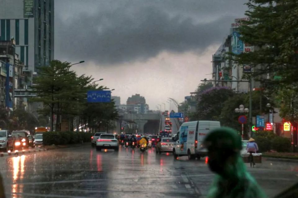 Thời tiết ngày 13/7/2025: Trung Bộ nắng nóng, Nam Bộ có mưa lớn