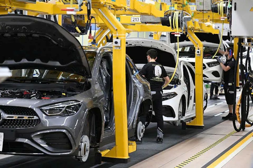 Ngành ô tô toàn cầu đối mặt cuộc khủng hoảng mới