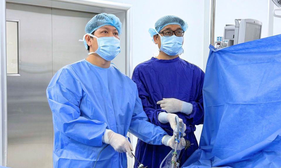 Đưa y tế chất lượng cao về địa phương: Vinmec Nha Trang tiên phong phẫu thuật ung thư nội soi cho bệnh nhân lớn tuổi