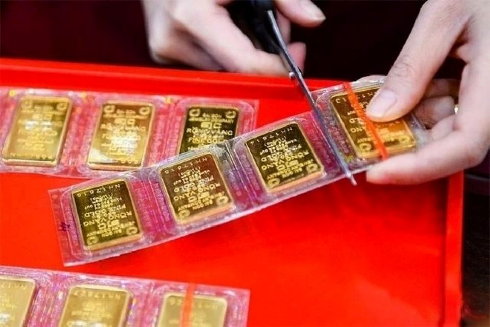 Giá vàng ngày 15/7/2025: Vàng thế giới hạ nhiệt, SJC đứng ở ngưỡng cao