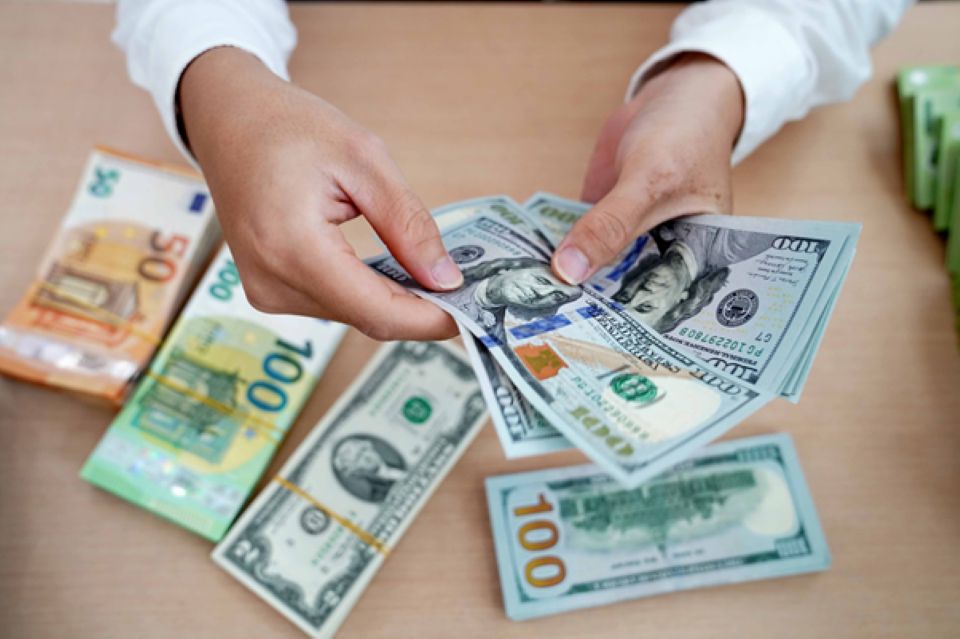 Giá ngoại tệ ngày 18/7/2025: USD bật tăng
