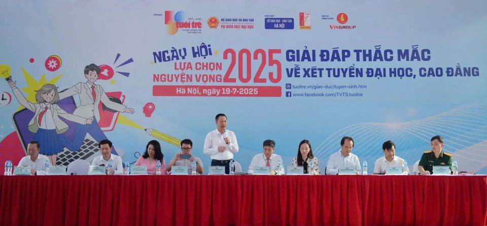Đăng ký xét tuyển đại học 2025: tránh rơi từ “đỗ” xuống “trượt”