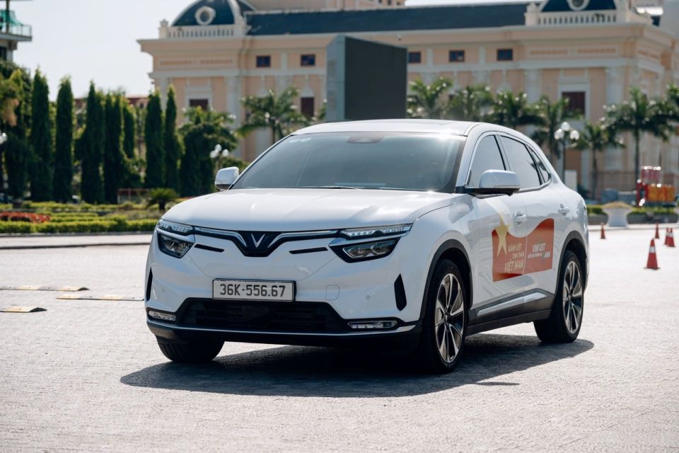 Chủ xe VF 8: Mua nhàn, tiết kiệm cả trăm triệu đồng mà vẫn lái xe như xe sang