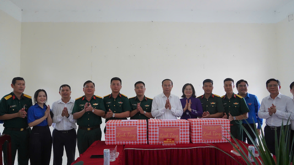 Lãnh đạo TP Hồ Chí Minh thăm, tri ân các gia đình chính sách tại Đặc khu Côn Đảo