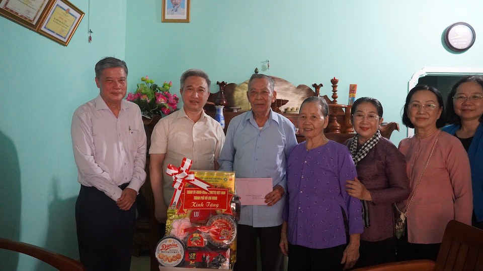 Lãnh đạo TP Hồ Chí Minh thăm, tri ân các gia đình chính sách tại Đặc khu Côn Đảo