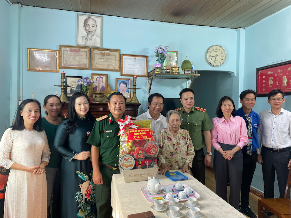 Lãnh đạo TP Hồ Chí Minh thăm, tri ân các gia đình chính sách tại Đặc khu Côn Đảo