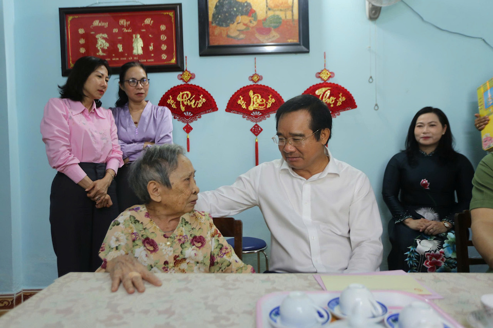 Lãnh đạo TP Hồ Chí Minh thăm, tri ân các gia đình chính sách tại Đặc khu Côn Đảo