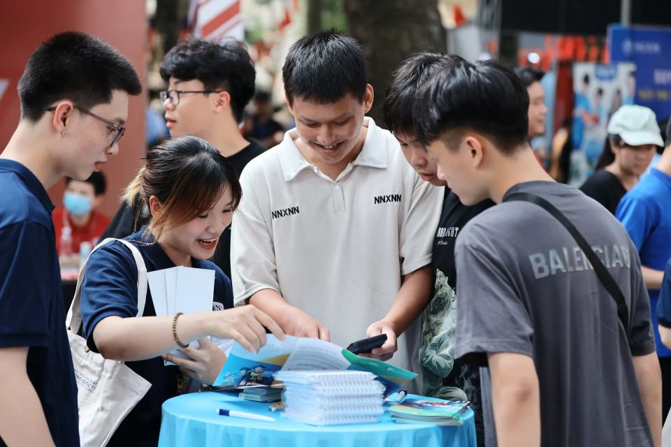 Còn 10 tiếng đăng ký nguyện vọng đại học 2025: thí sinh cần làm gì?