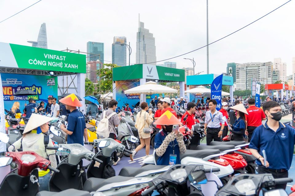 Lý do khách Việt chọn đổi xe xăng lấy xe điện tại “VinFast Xanh Fest Icon”