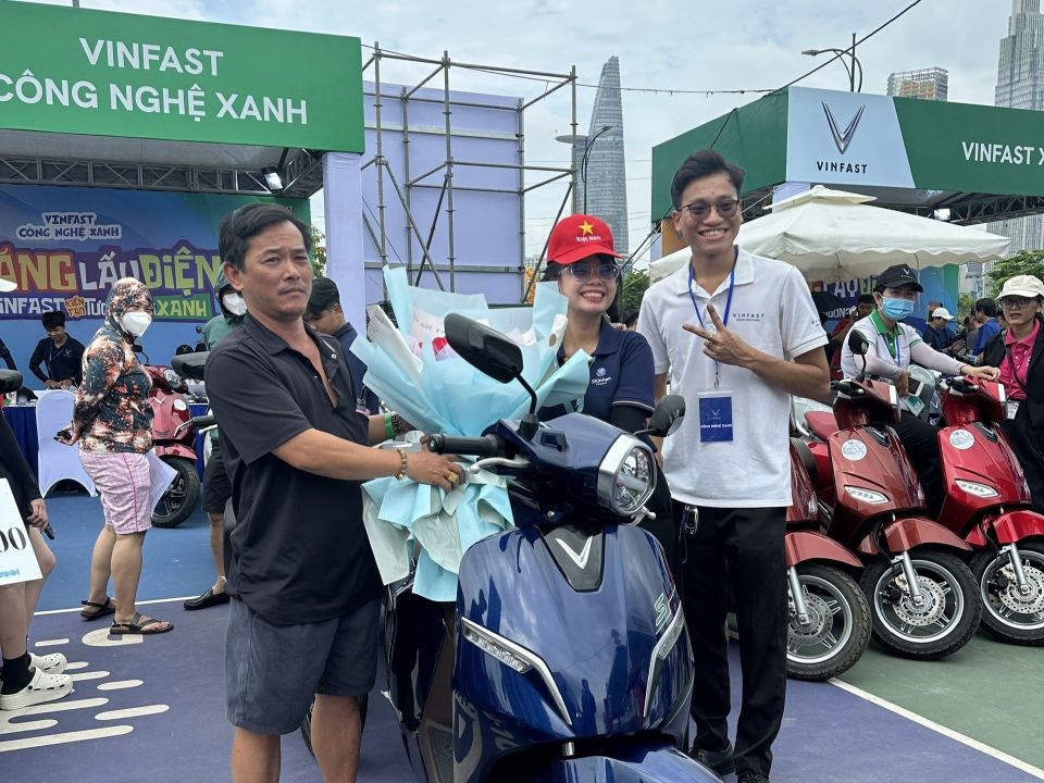 Lý do khách Việt chọn đổi xe xăng lấy xe điện tại “VinFast Xanh Fest Icon”
