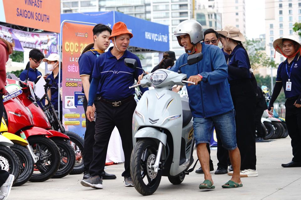 Lý do khách Việt chọn đổi xe xăng lấy xe điện tại “VinFast Xanh Fest Icon”
