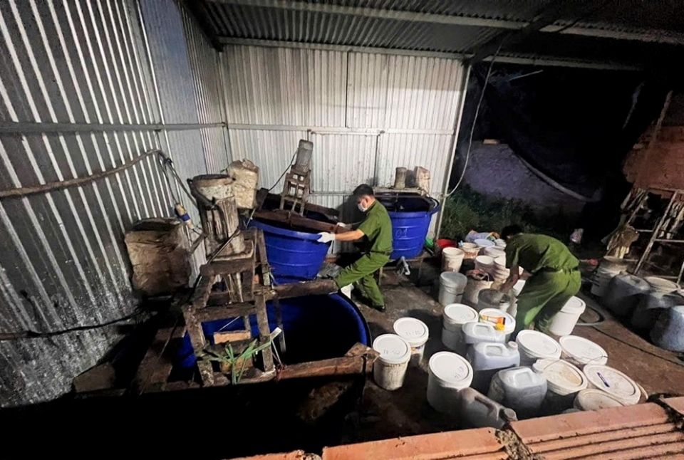 Lâm Đồng triệt phá cơ sở nghi sản xuất phân bón giả quy mô lớn