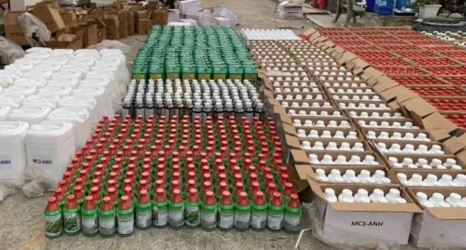 Tây Ninh: Thu giữ hơn 5.000 lít thuốc bảo vệ thực vật nhập lậu