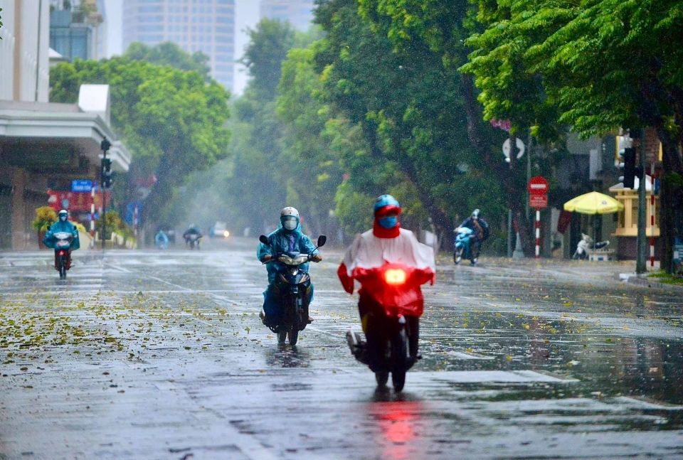 Thời tiết ngày 10/8/2025: Bắc Bộ ngày nắng nóng, chiều tối có mưa rào