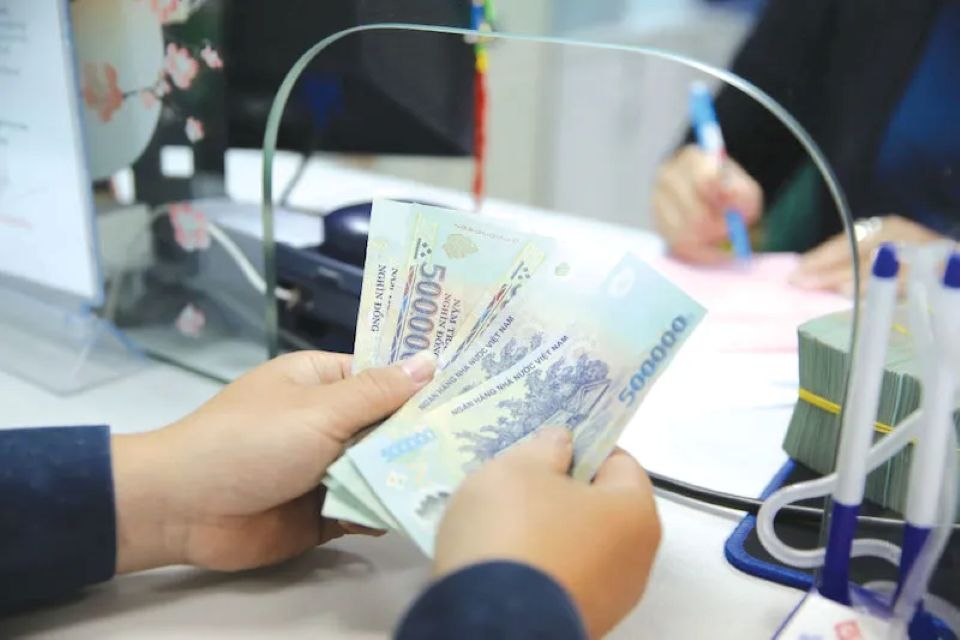 Ngân hàng tìm cách giảm lãi suất cho vay