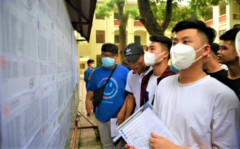 Thí sinh cần làm gì sau khi biết điểm chuẩn đại học 2025?