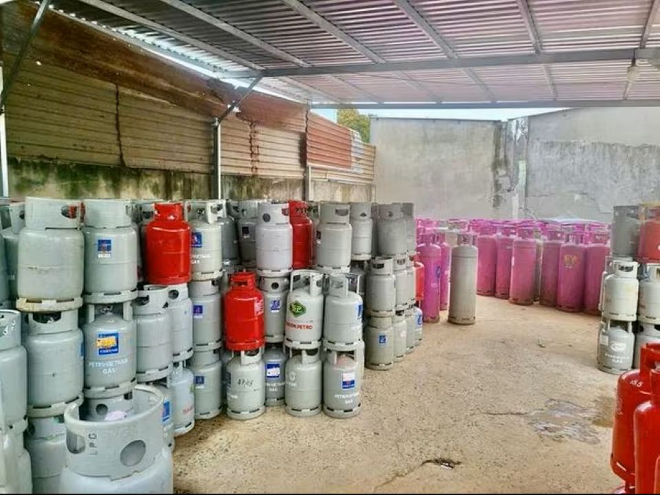 TP Hồ Chí Minh: Triệt phá đường dây sang chiết, làm giả 1.000 tấn gas