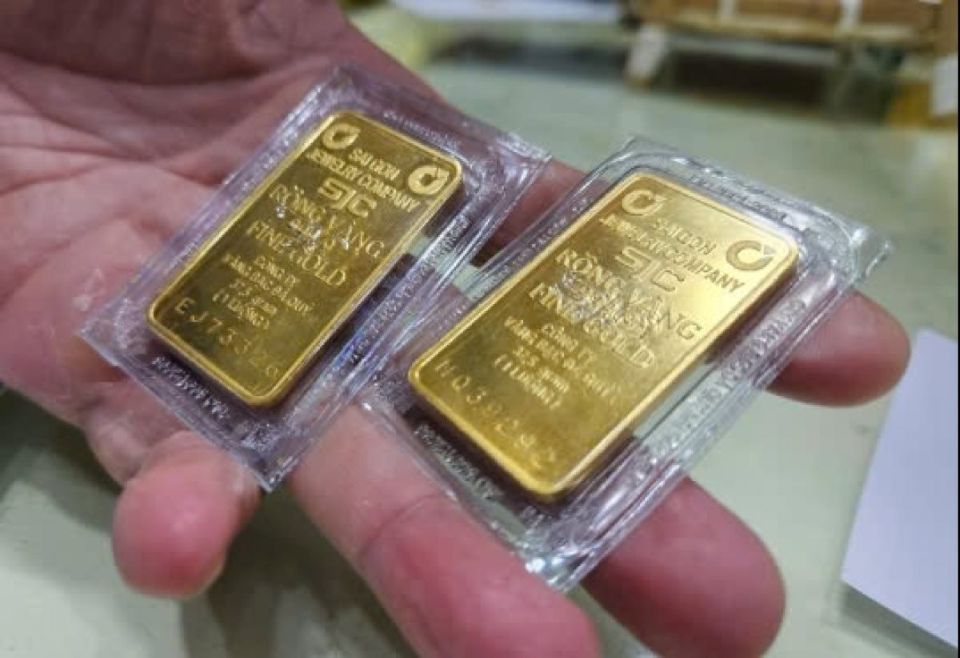 Giá vàng ngày 16/8/2025: SJC giảm nhẹ, về mức 124,5 triệu đồng/lượng