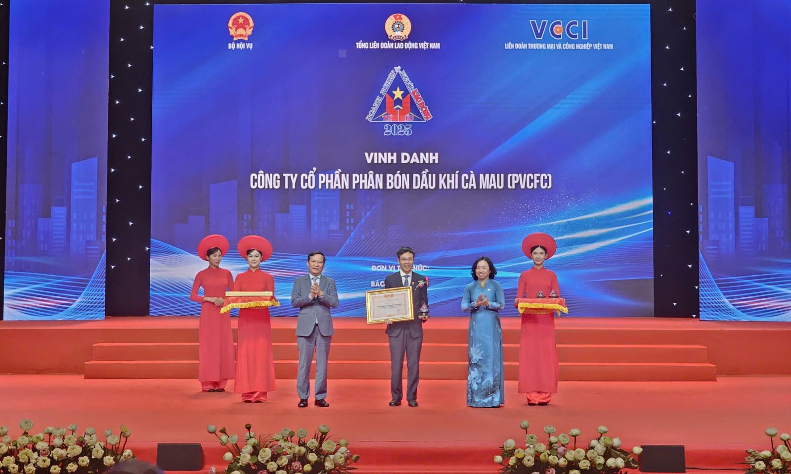 PVCFC lần thứ 5 được vinh danh “doanh nghiệp tiêu biểu vì người lao động”