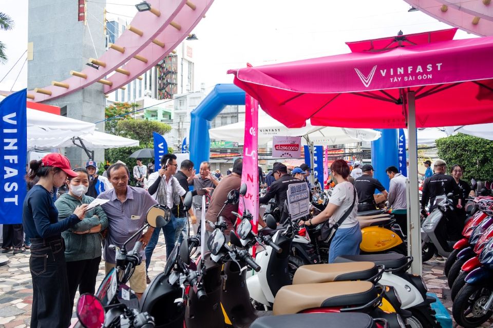 Khách hàng “đổi xăng lấy điện”: Đã có Evo200 Lite nhưng vẫn mua thêm Feliz Neo vì thấy tốt và tiện