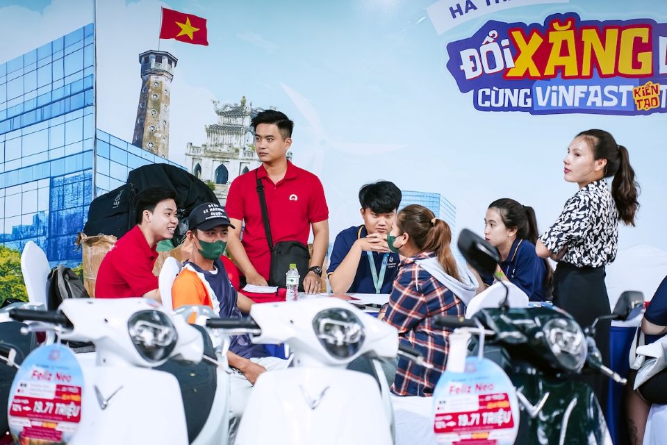Khách hàng “đổi xăng lấy điện”: Đã có Evo200 Lite nhưng vẫn mua thêm Feliz Neo vì thấy tốt và tiện