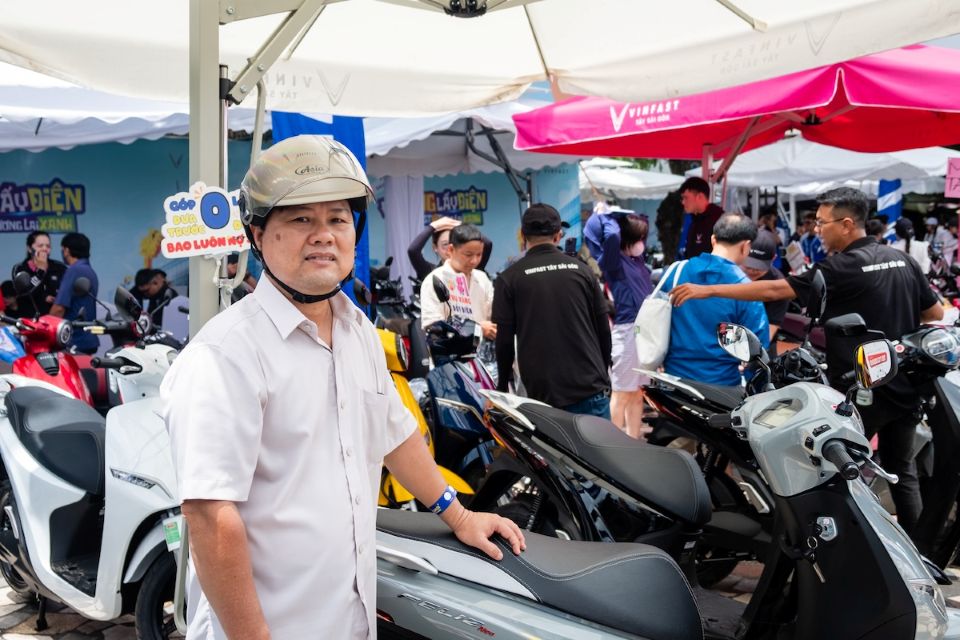 Khách hàng “đổi xăng lấy điện”: Đã có Evo200 Lite nhưng vẫn mua thêm Feliz Neo vì thấy tốt và tiện